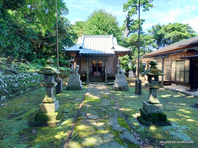 Azusawake-no-Mikoto Shrine