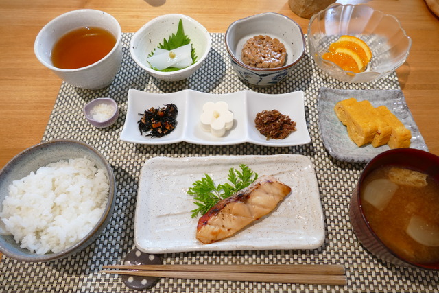 朝食