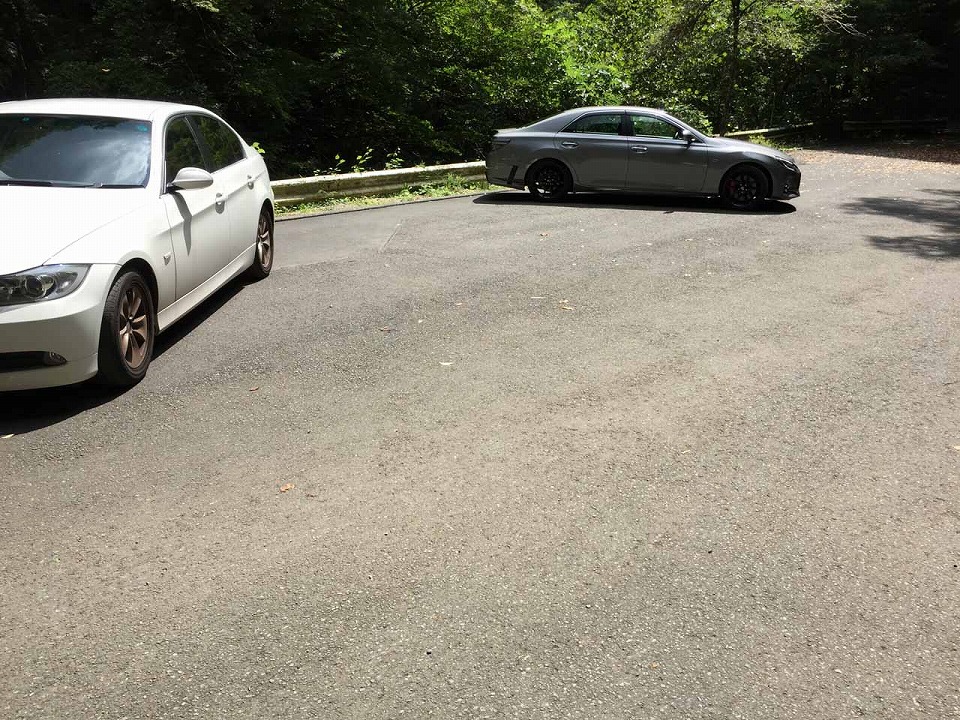 神戸岩の駐車場