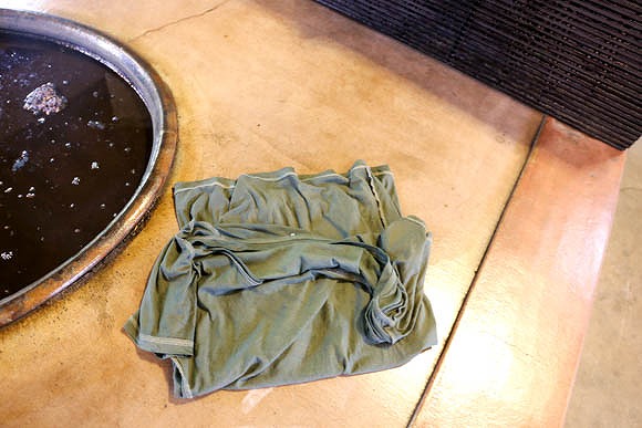 藍釜で染める