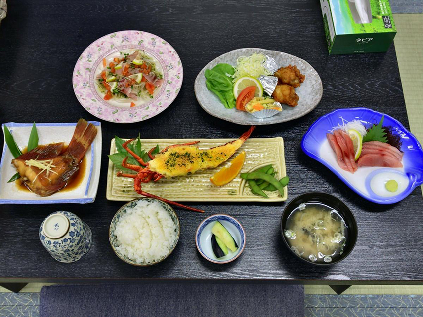 夕食