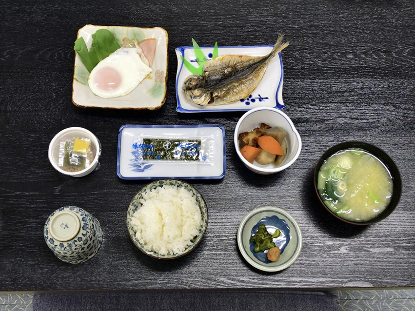 朝食