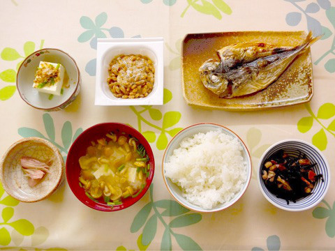 朝食