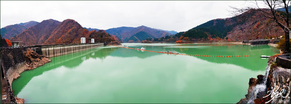 Arriving at Lake Okutama