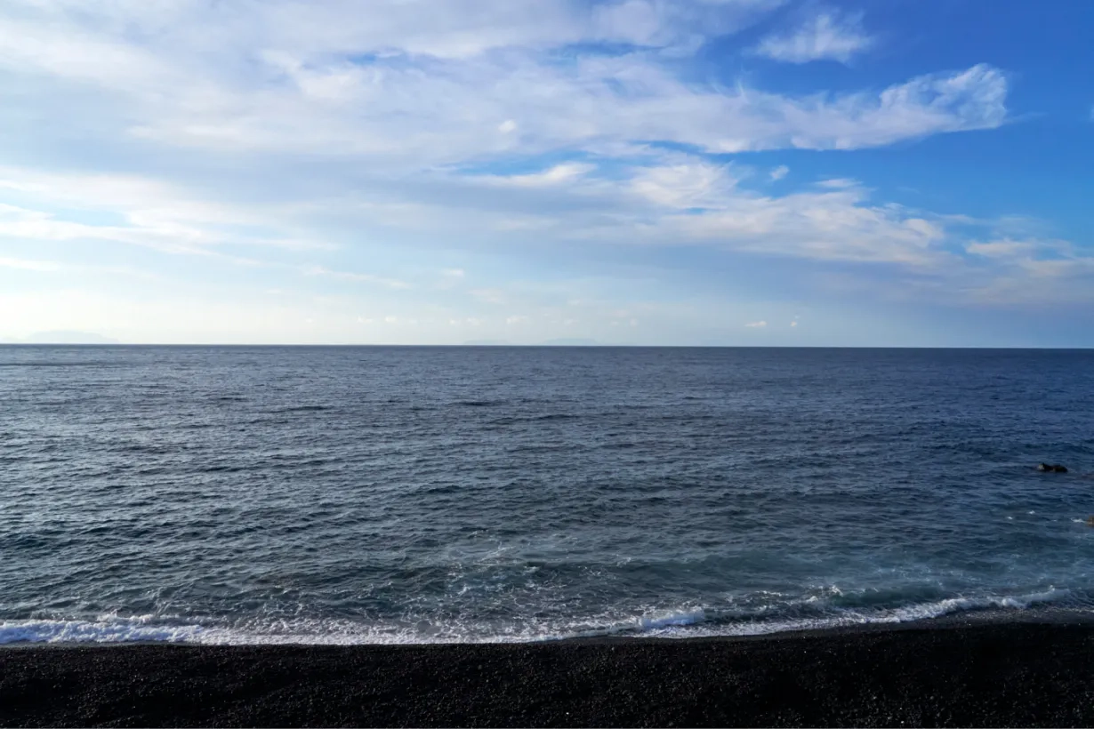 大久保浜の波打ち際