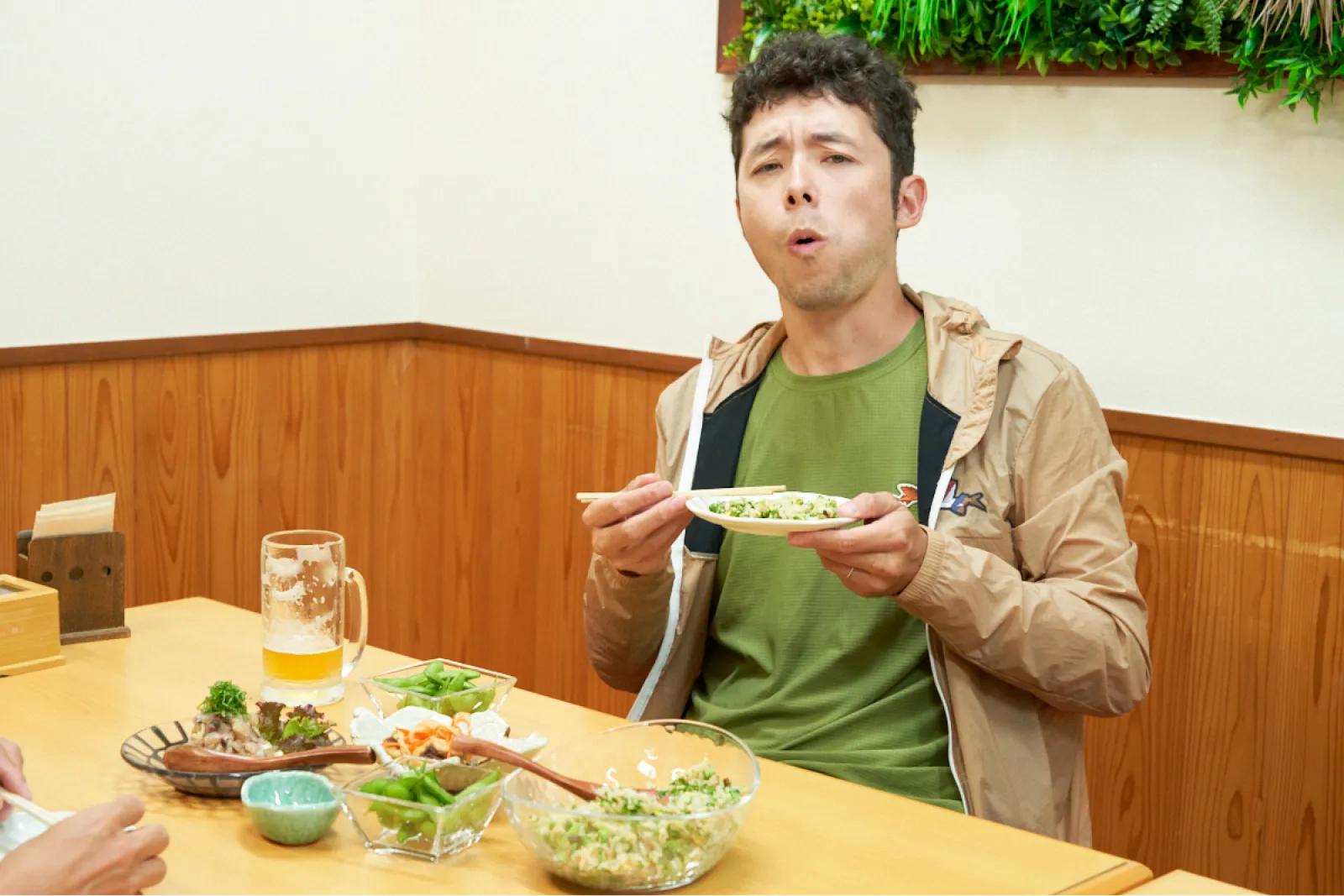 食事を楽しむけんたさん