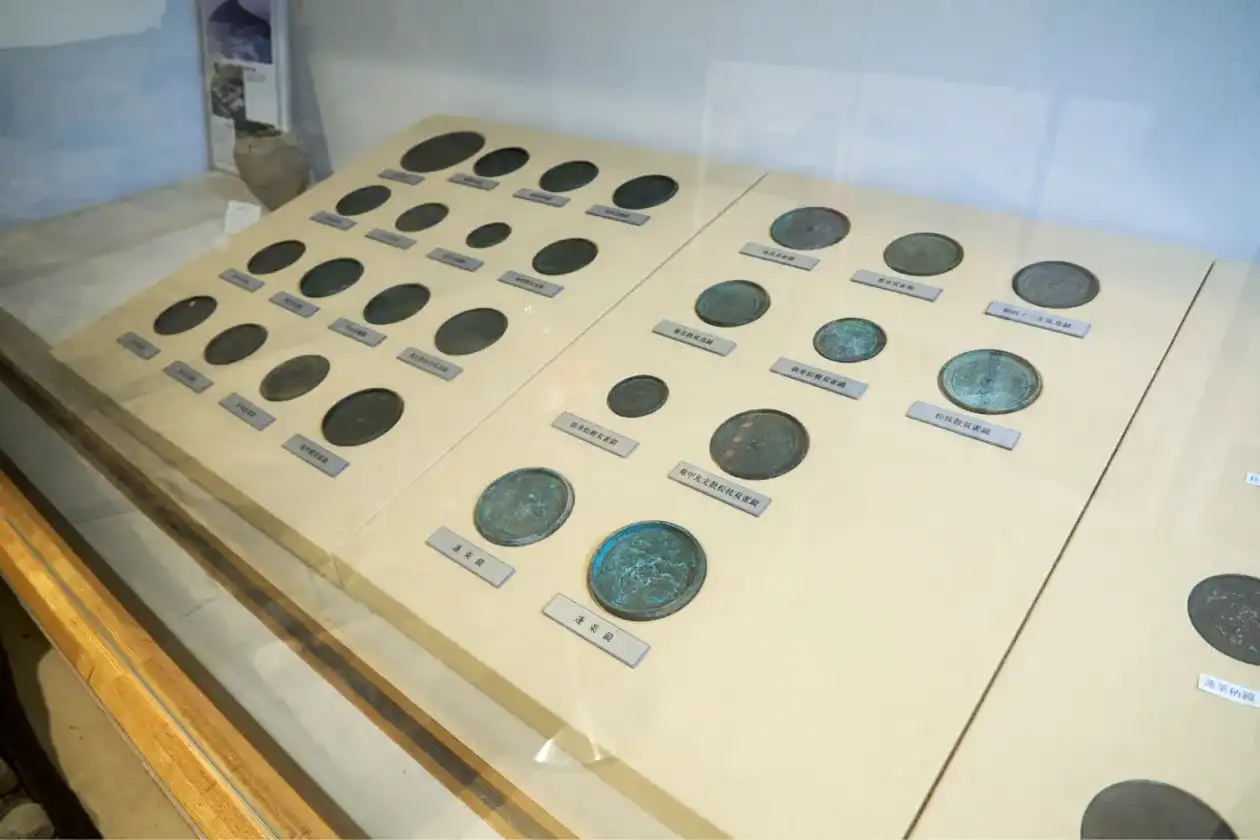 銅鏡の展示