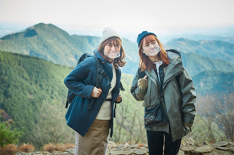 ハナコラボパートナーの土屋志織さん(左)、木村ミサさん(右)。 ハナコラボパートナーの土屋志織さん(左)、木村ミサさん(右)。