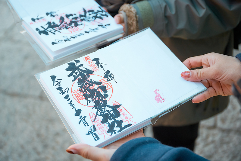 「御朱印帳」1,000円、「御朱印」500円。
